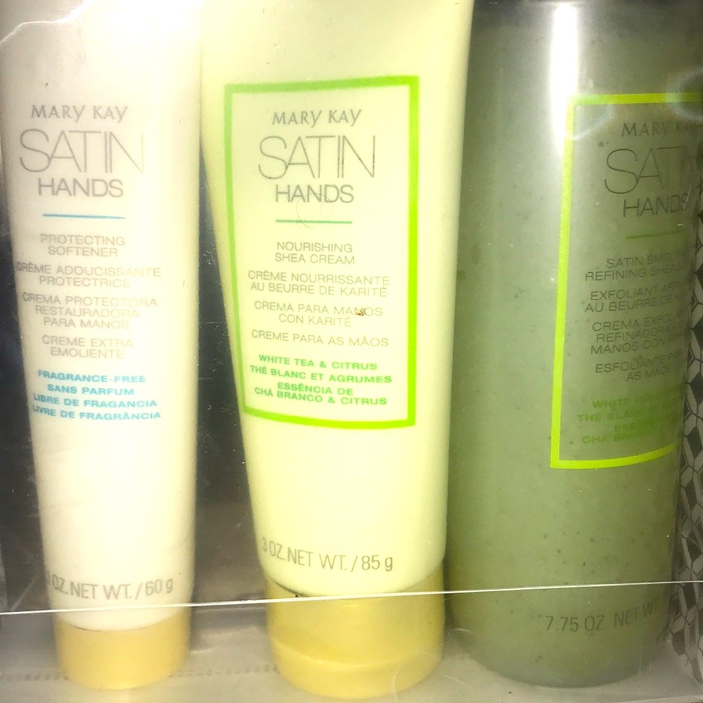 Mary Kay Satin Hands set